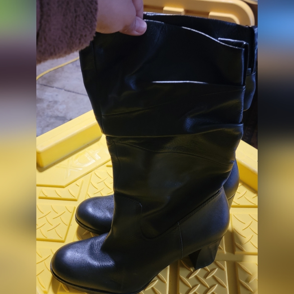 Elegant Black Knee-High Women's Boots